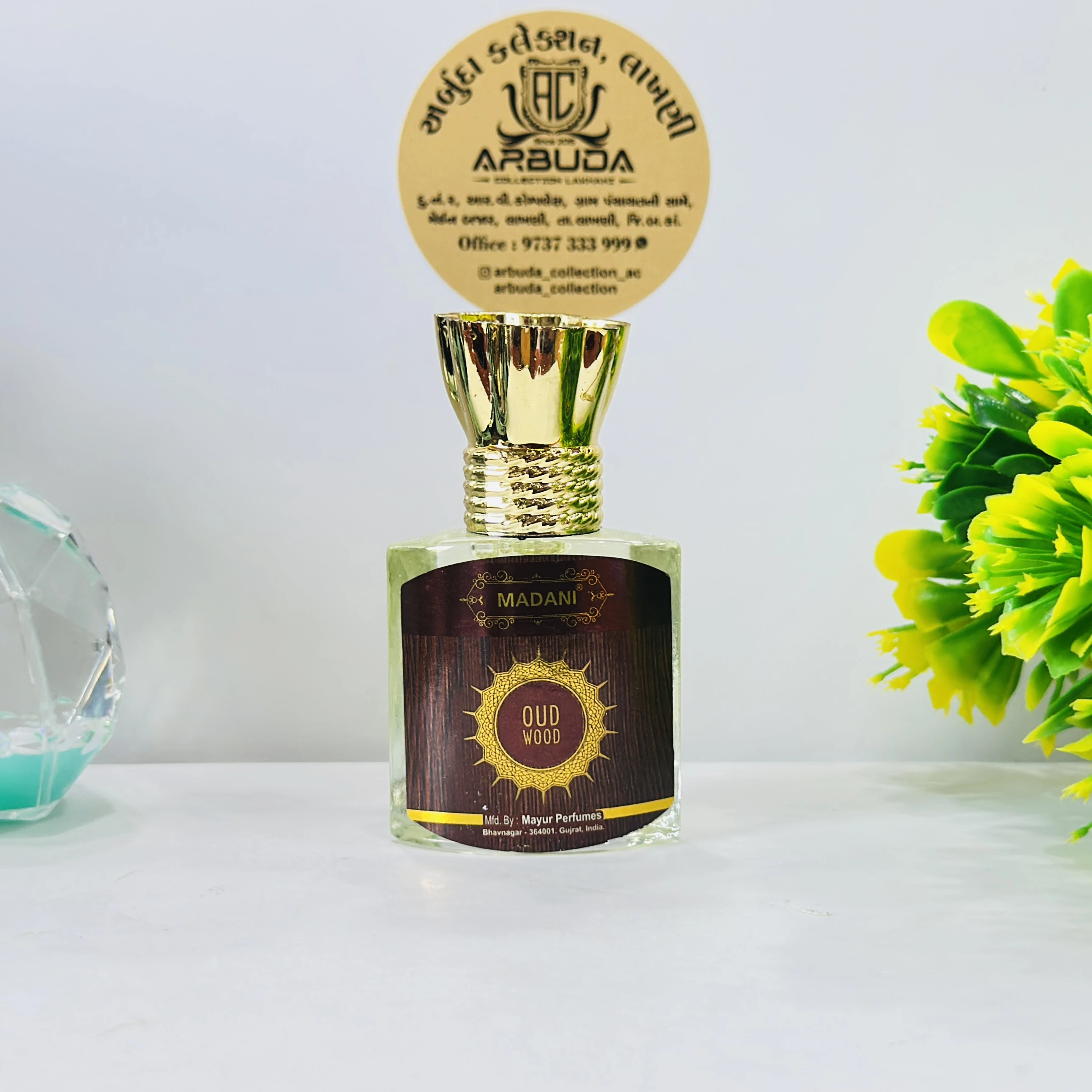 Madani Oud Wood Attar Roll-On is a 10ml unisex concentrated perfume