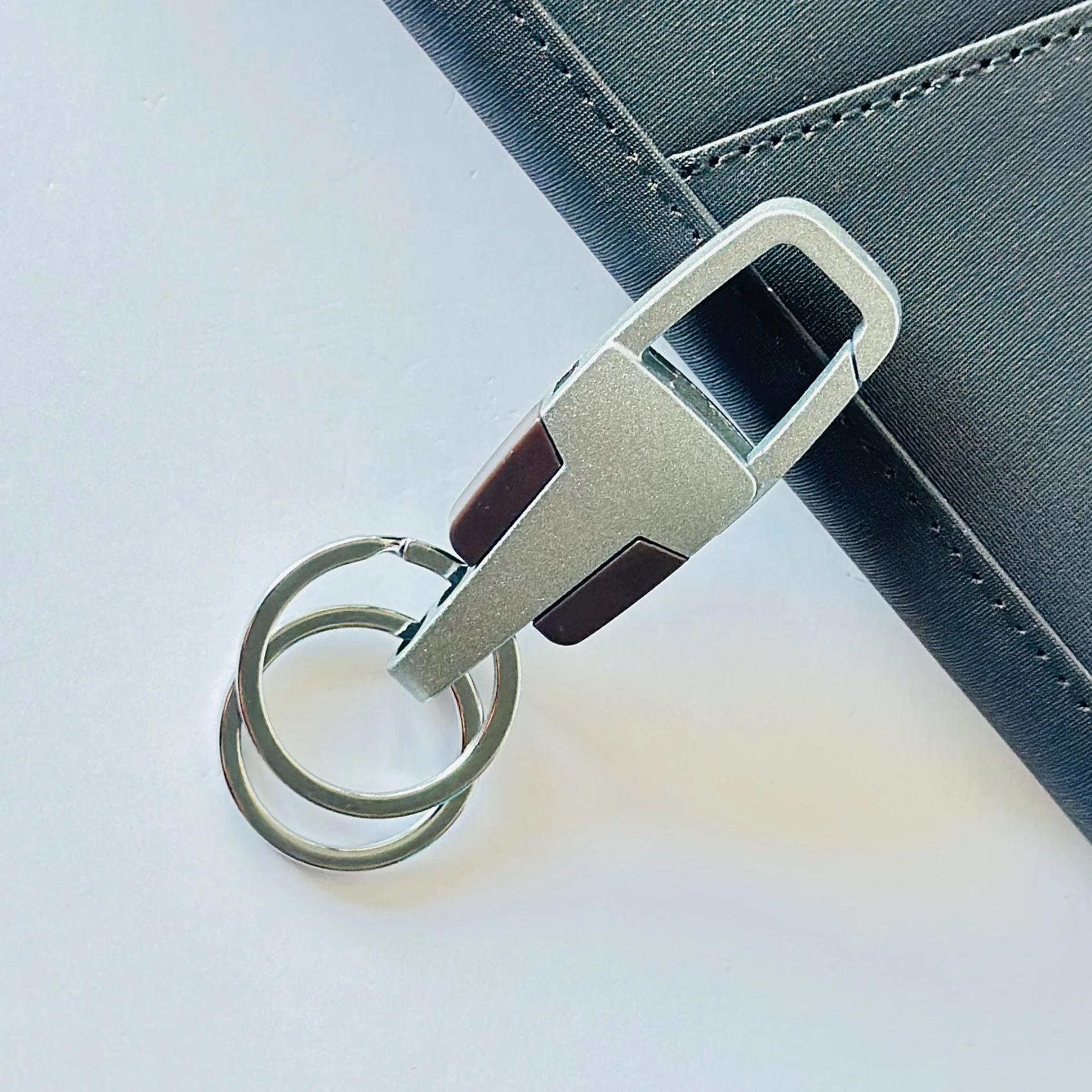 premium zinc alloy and metal car keychain