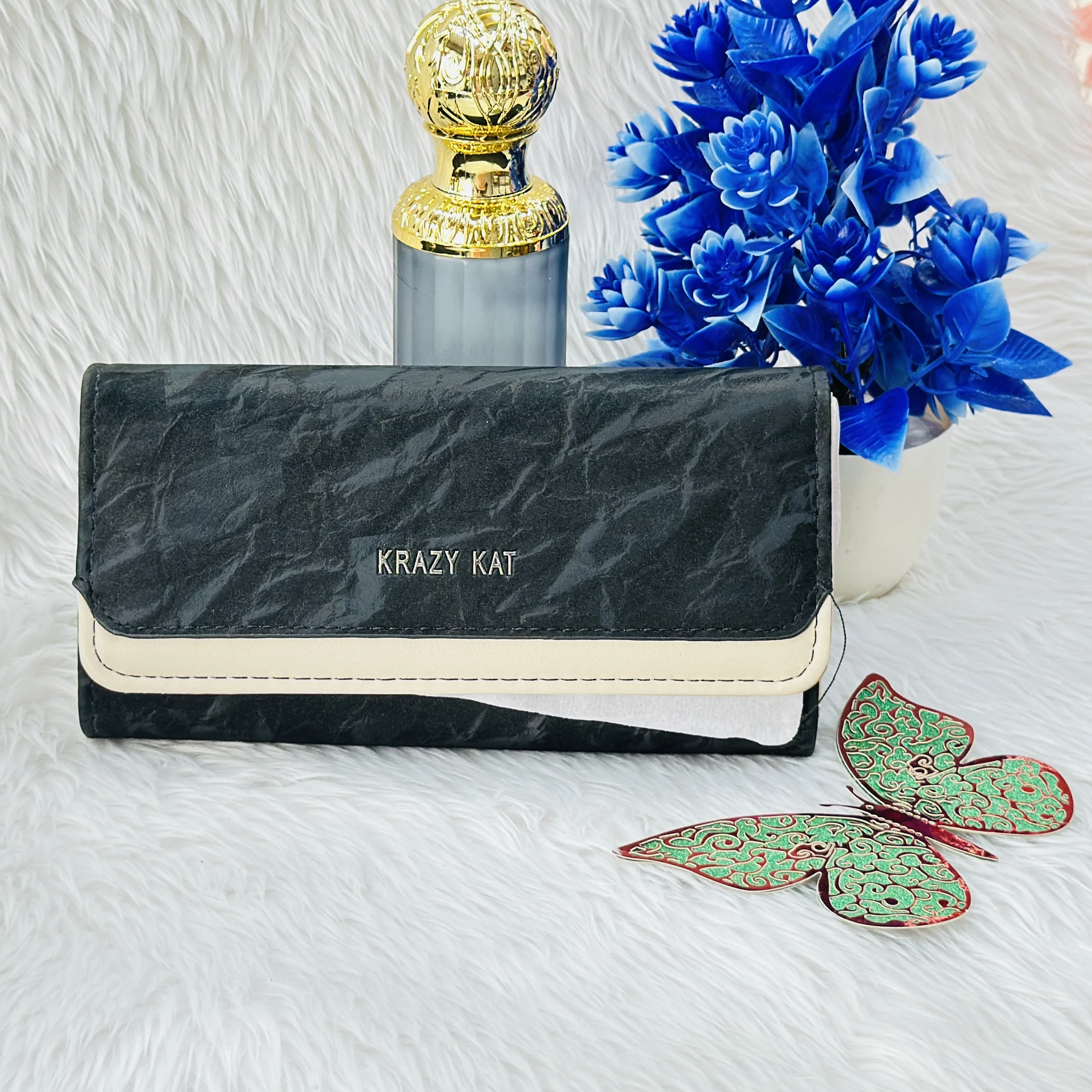 Black and beige women's clutch wallet