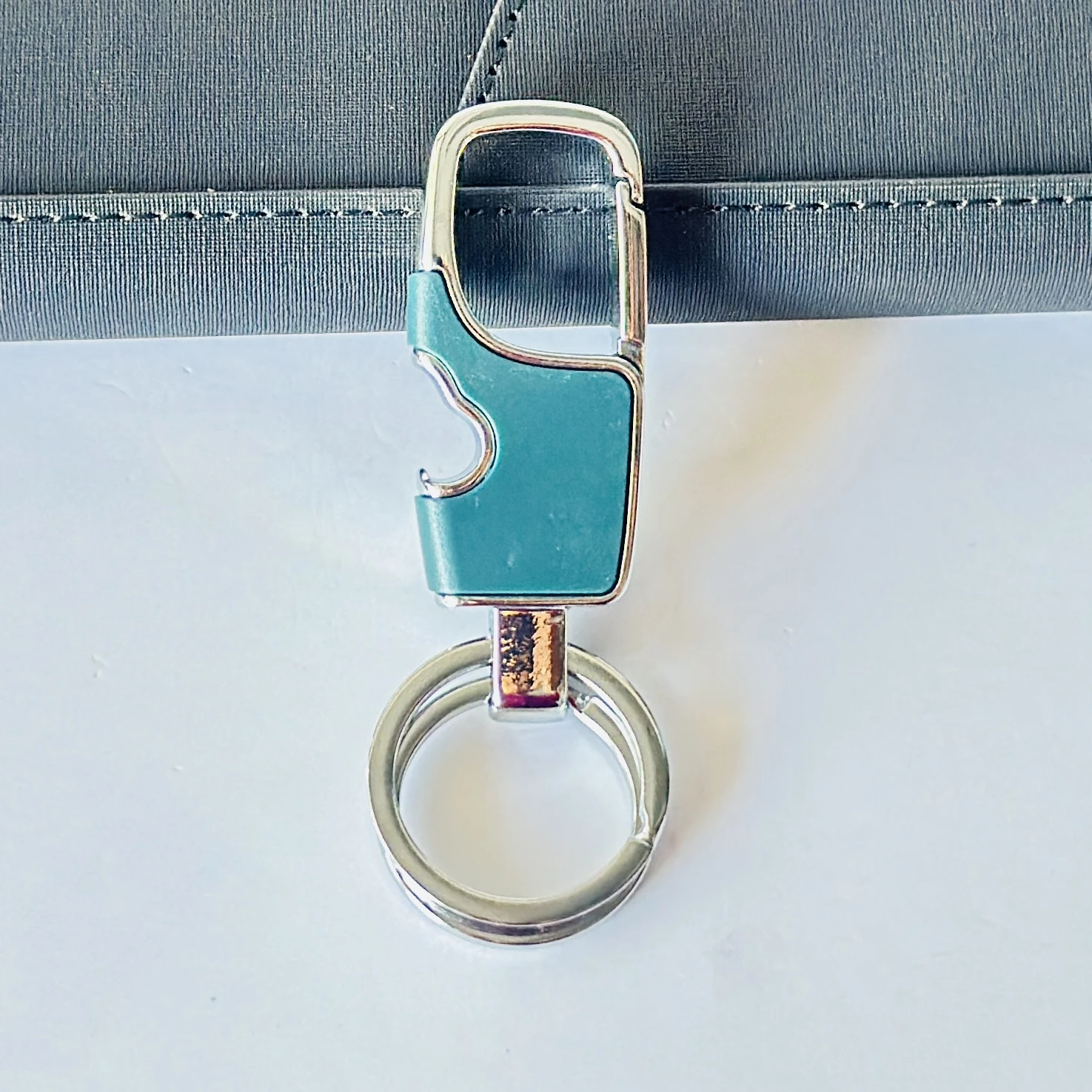 zinc alloy carabiner keychain