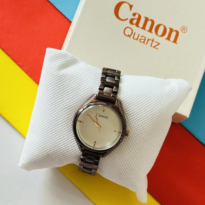 Women's analog wristwatch