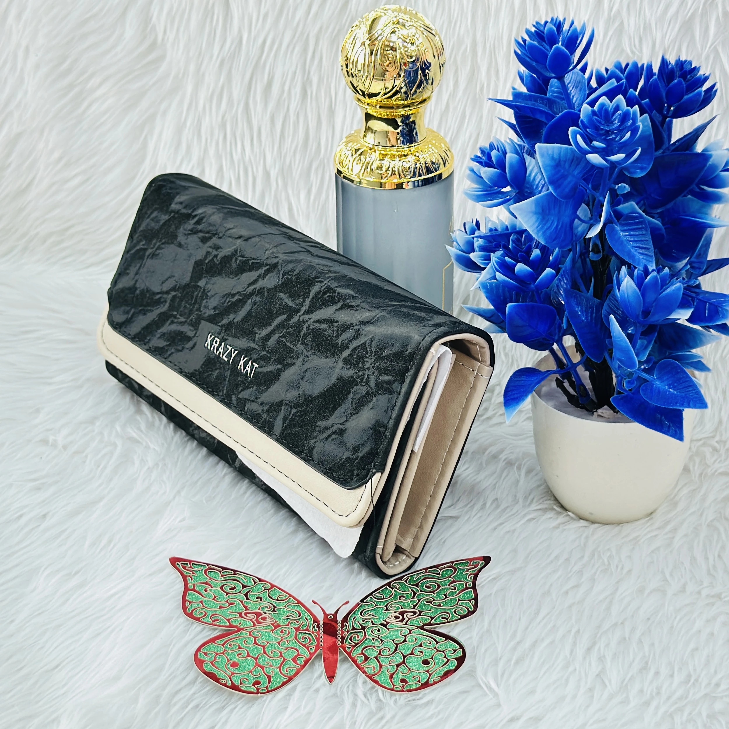 Black and beige women's clutch wallet