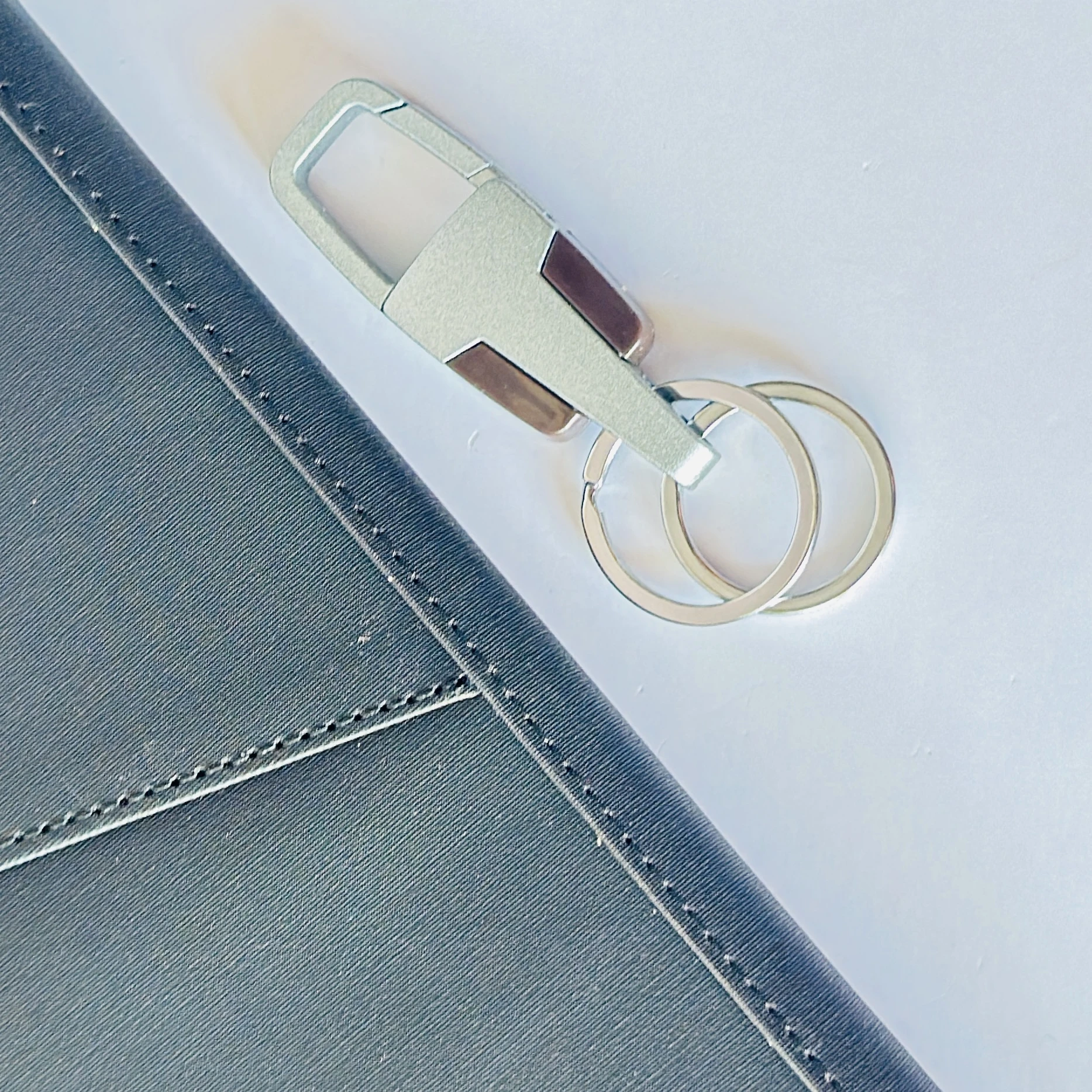premium zinc alloy and metal car keychain