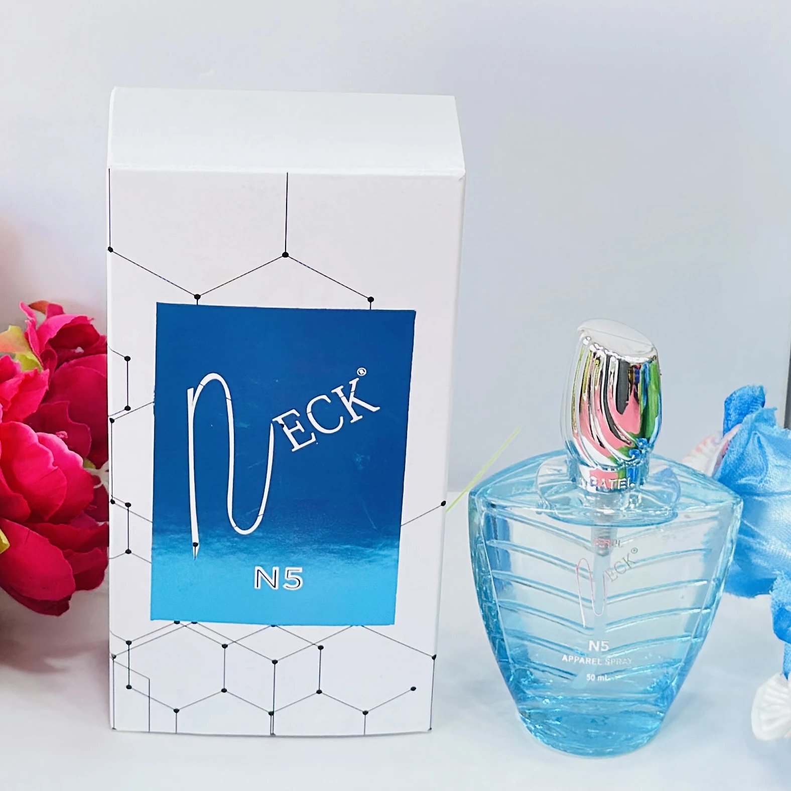 Patel Neck Apparel Spray, a unisex long-lasting perfume.