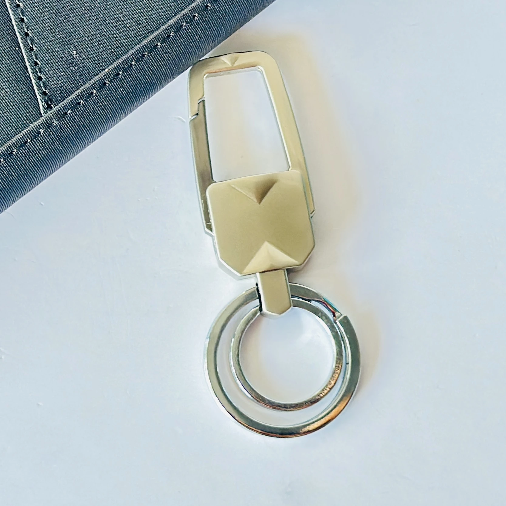 metallic quick-release car key chain