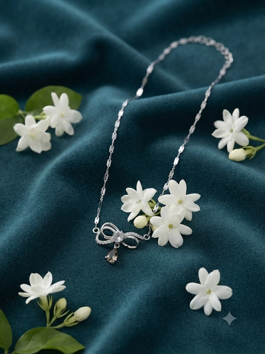Glowlook silver-plated necklace
