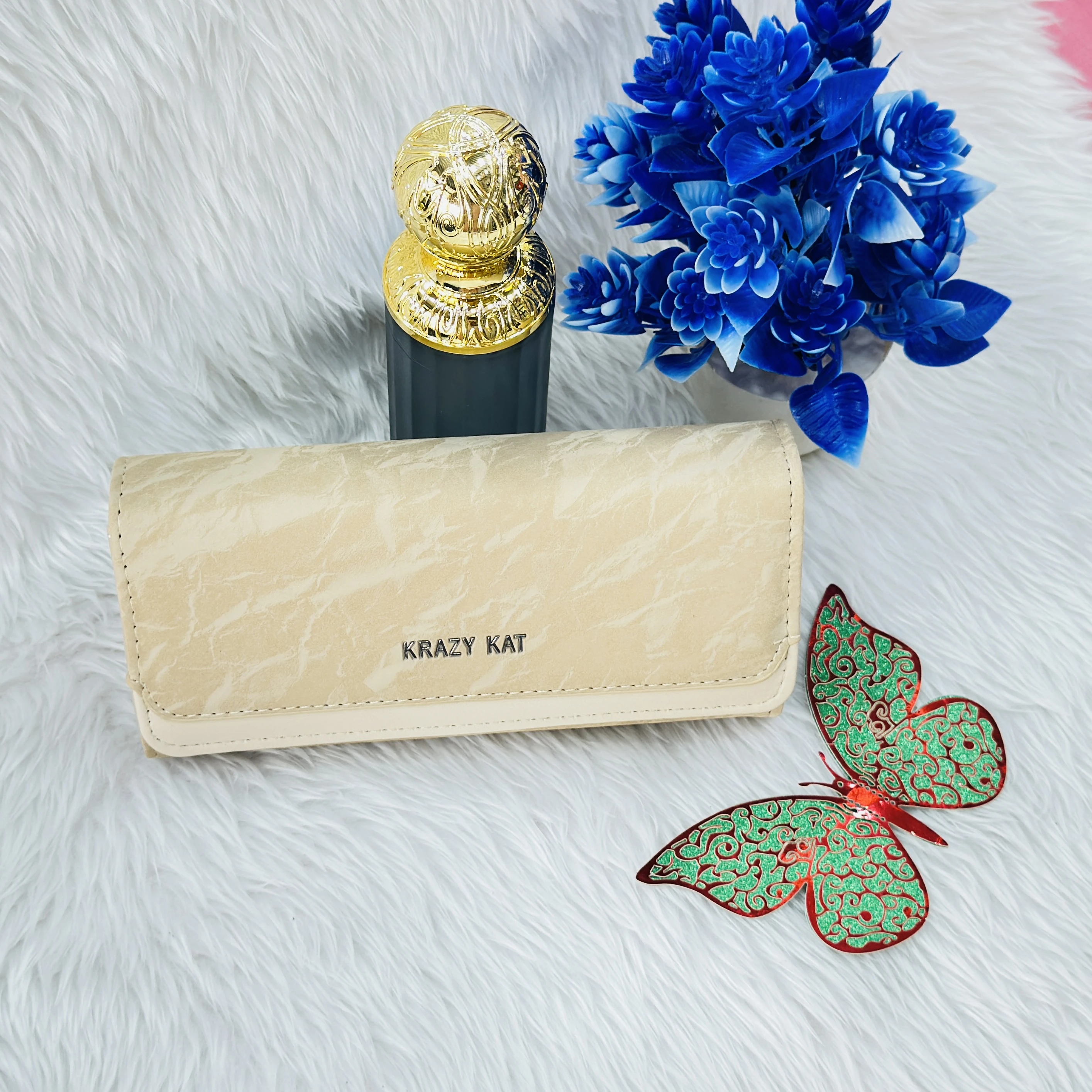 cream-colored Krazy Kat ladies wallet