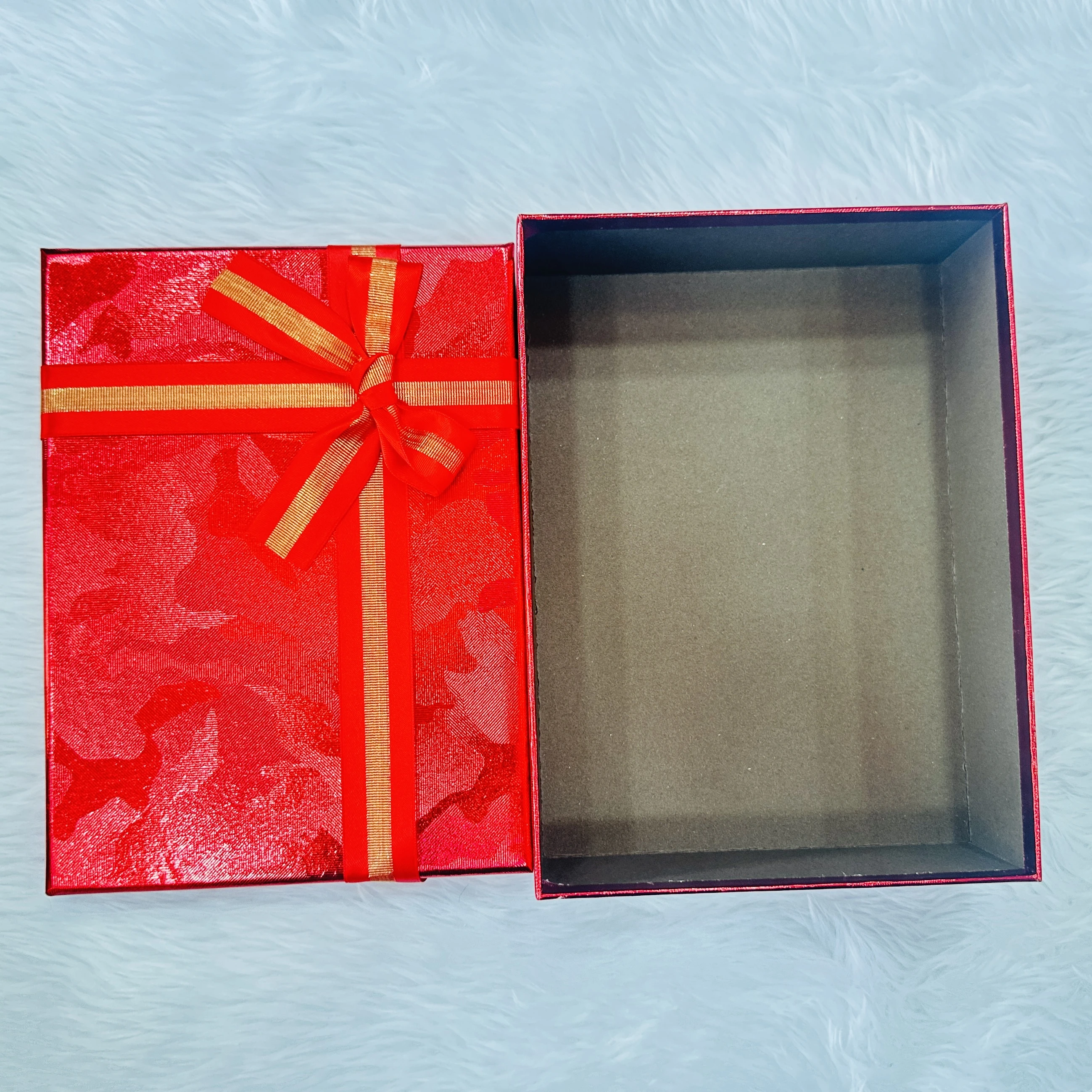 Red Gift Box (Size 12/9)