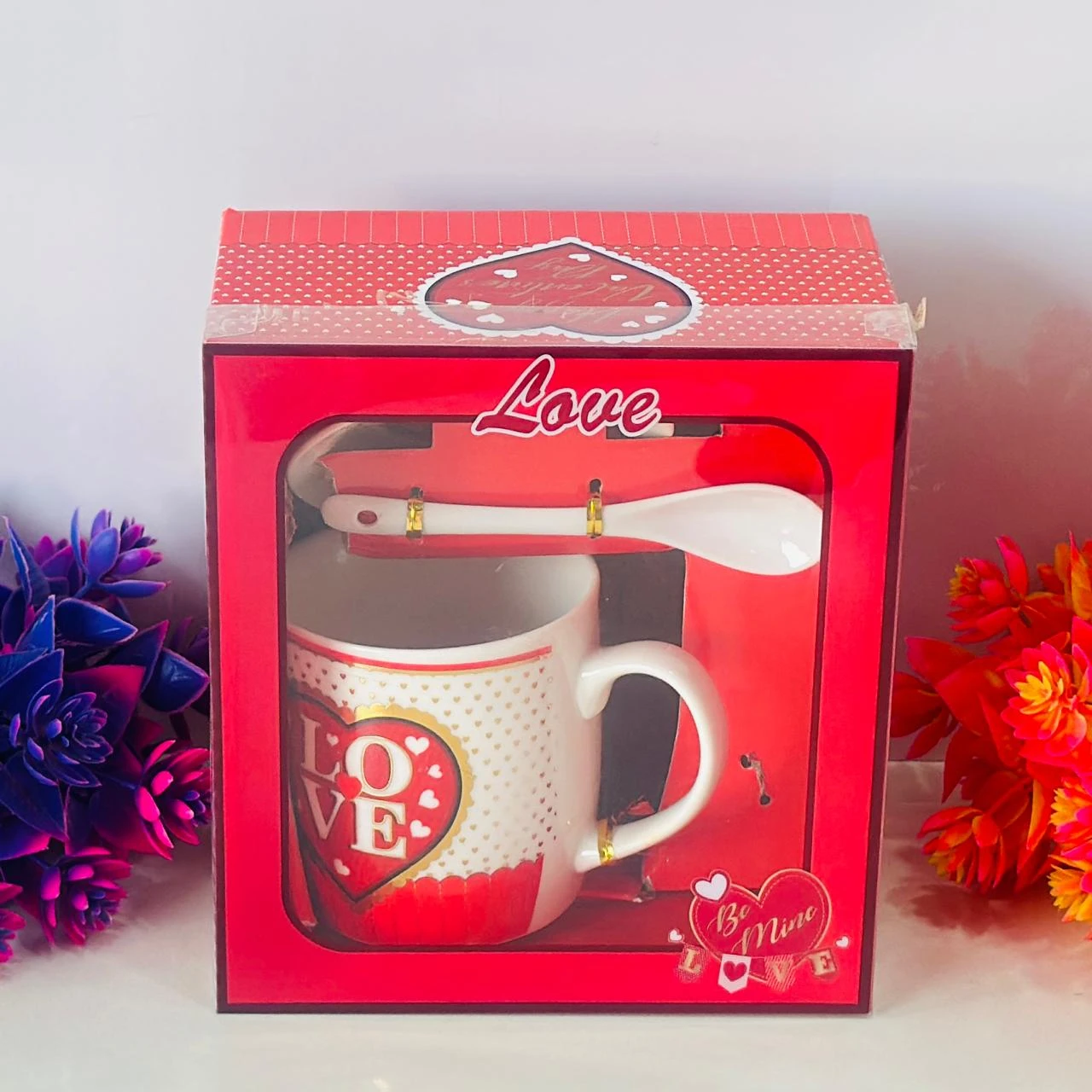 Ceramic "Love" themed coffee mug …. Q78JSV