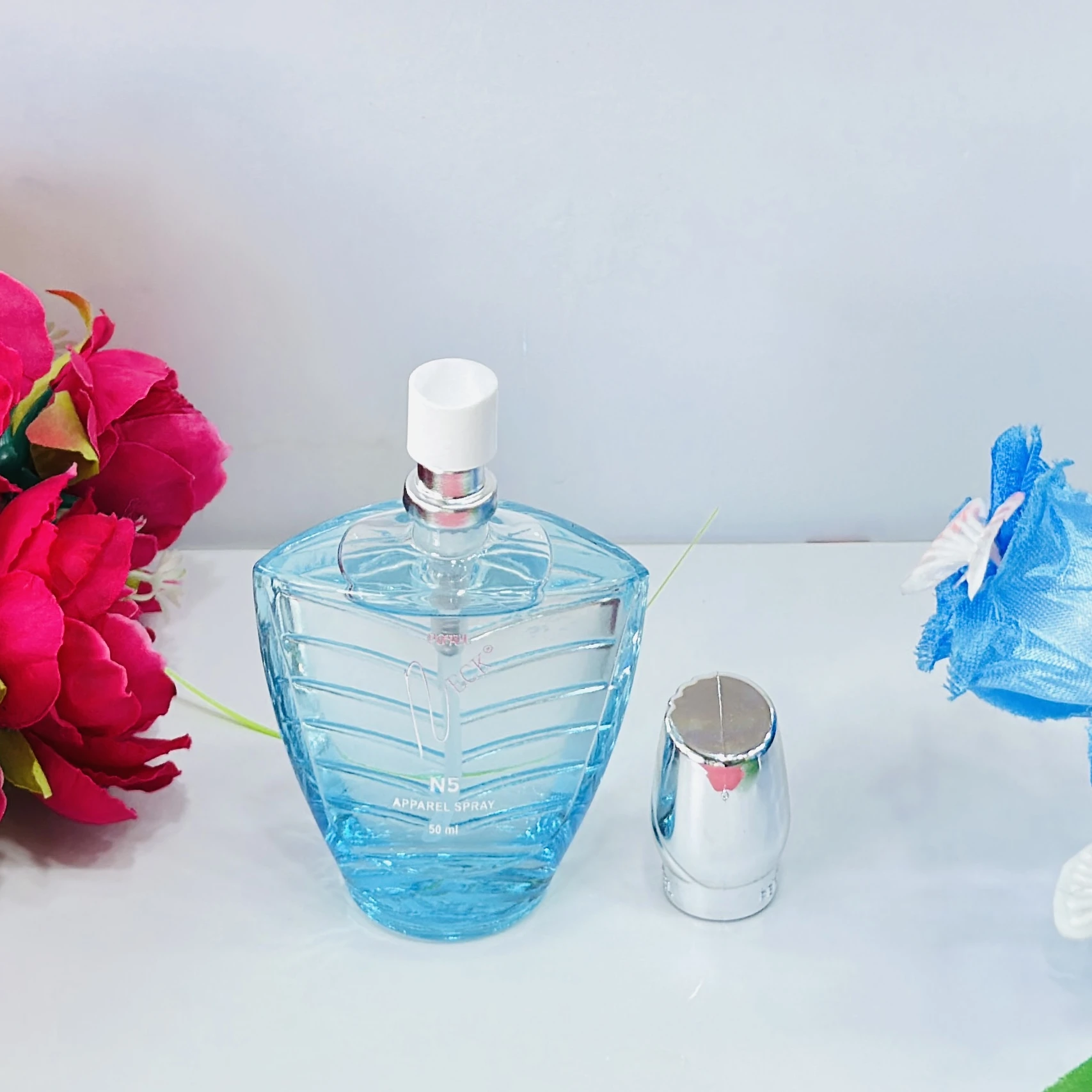 Patel Neck Apparel Spray, a unisex long-lasting perfume.