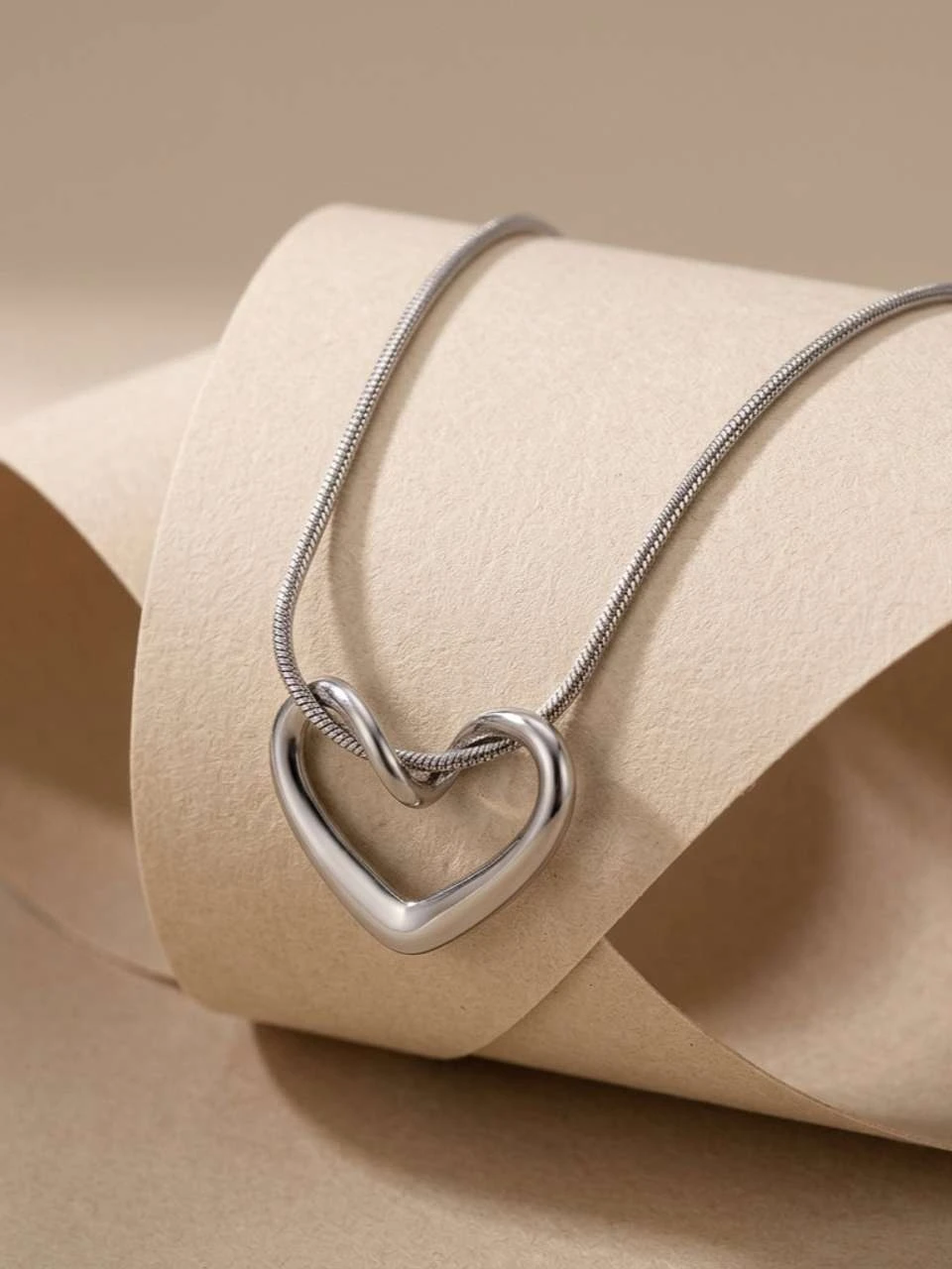minimalist silver-toned necklace