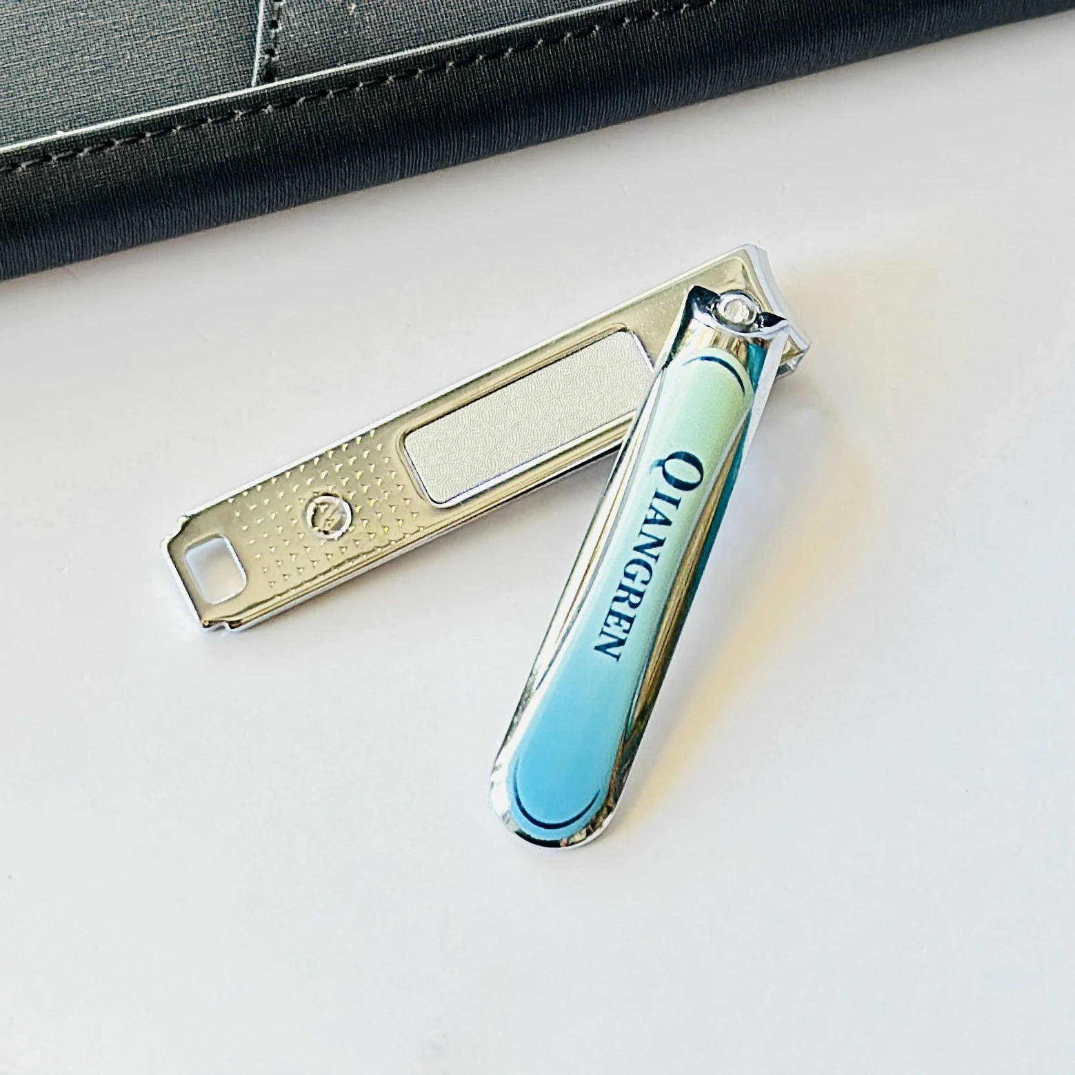 nail clipper branded as "QIANGREN“