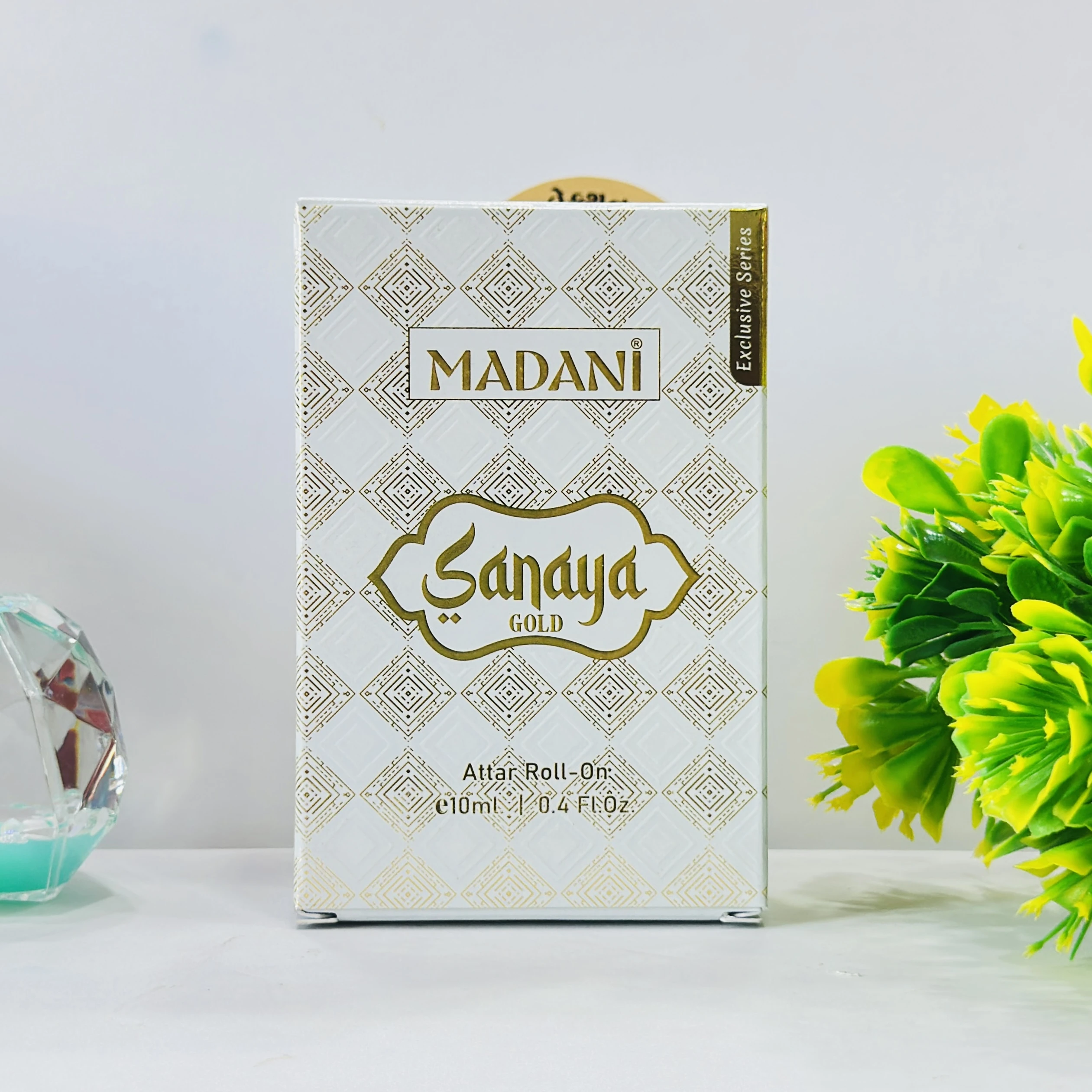 Madani Sanaya Gold Attar Roll-On, a 10ml