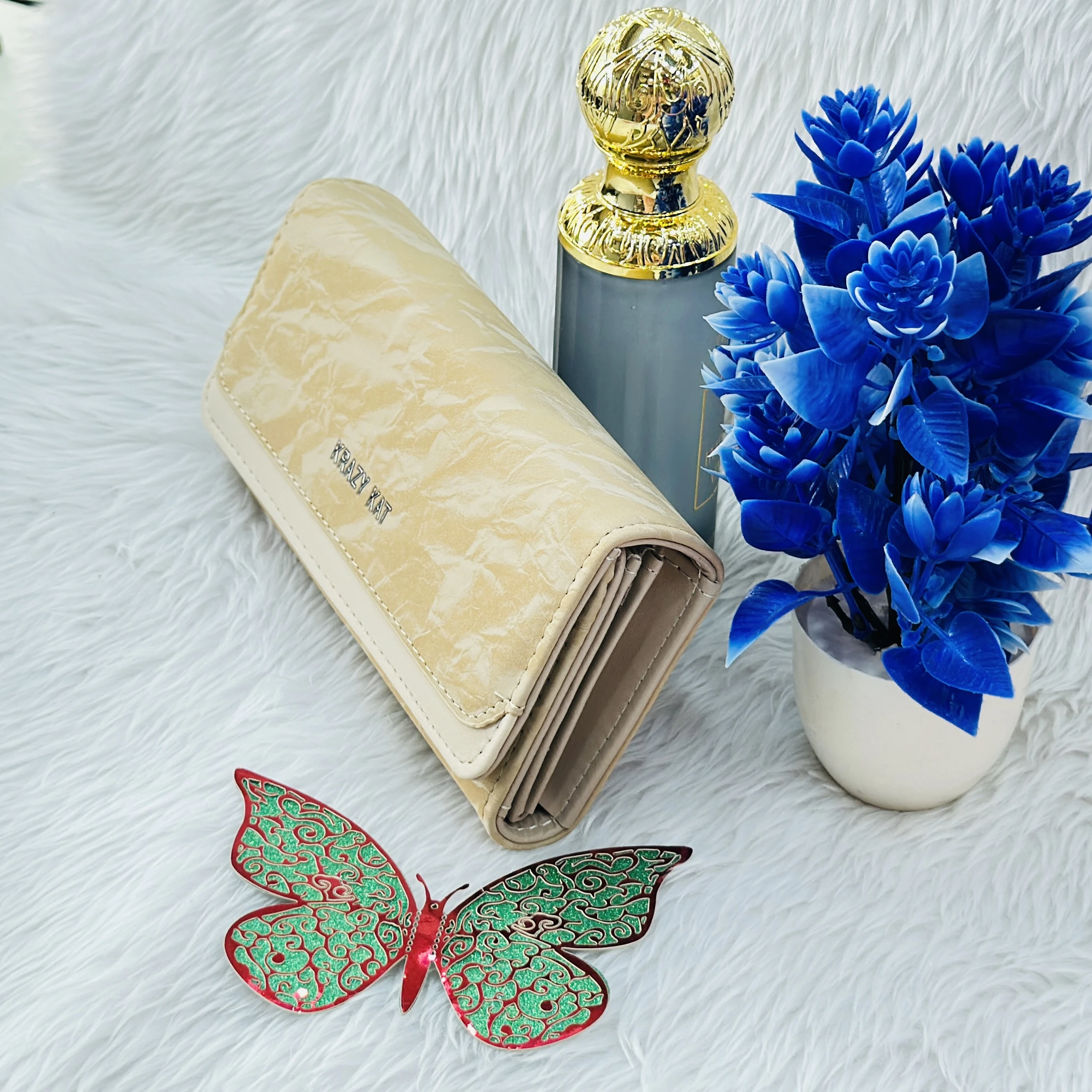 cream-colored Krazy Kat ladies wallet
