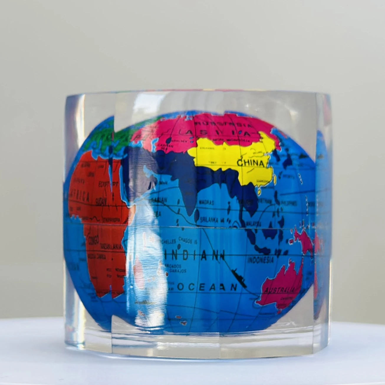 Globe paperweight Item