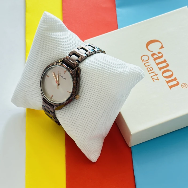Women's analog wristwatch
