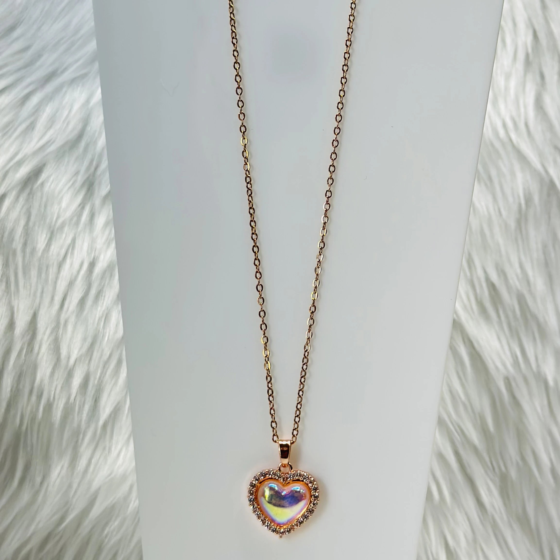 Glowzi anti-tarnish stainless steel gold heart pendant