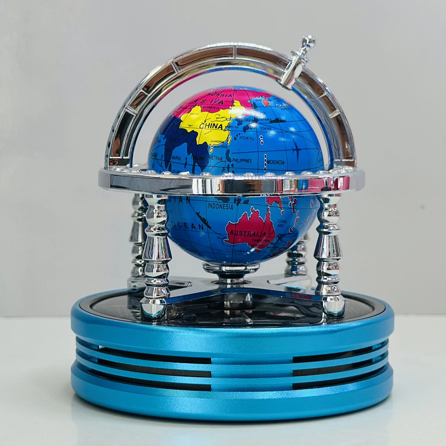 solar-powered car aromatherapy globe air freshener