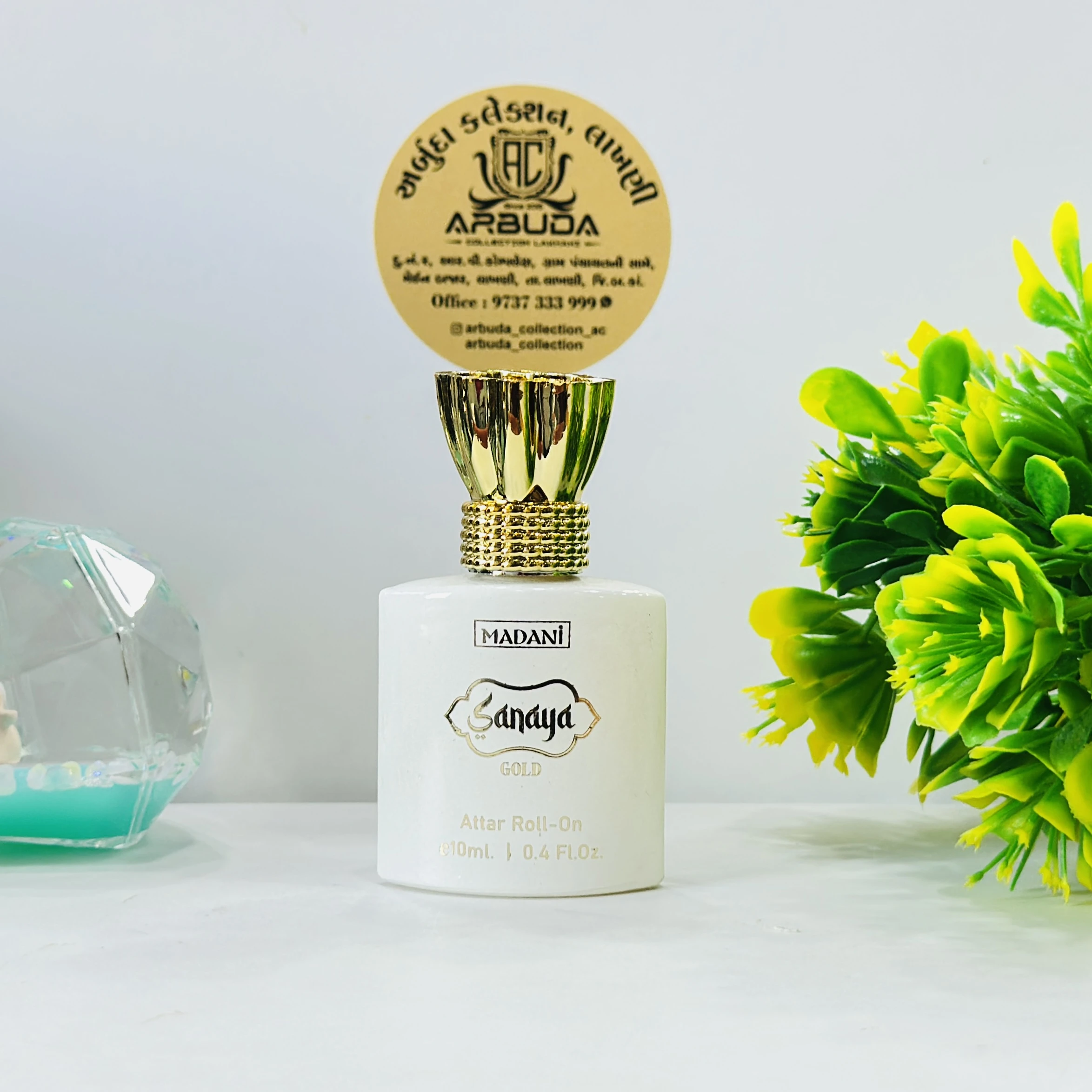 Madani Sanaya Gold Attar Roll-On, a 10ml