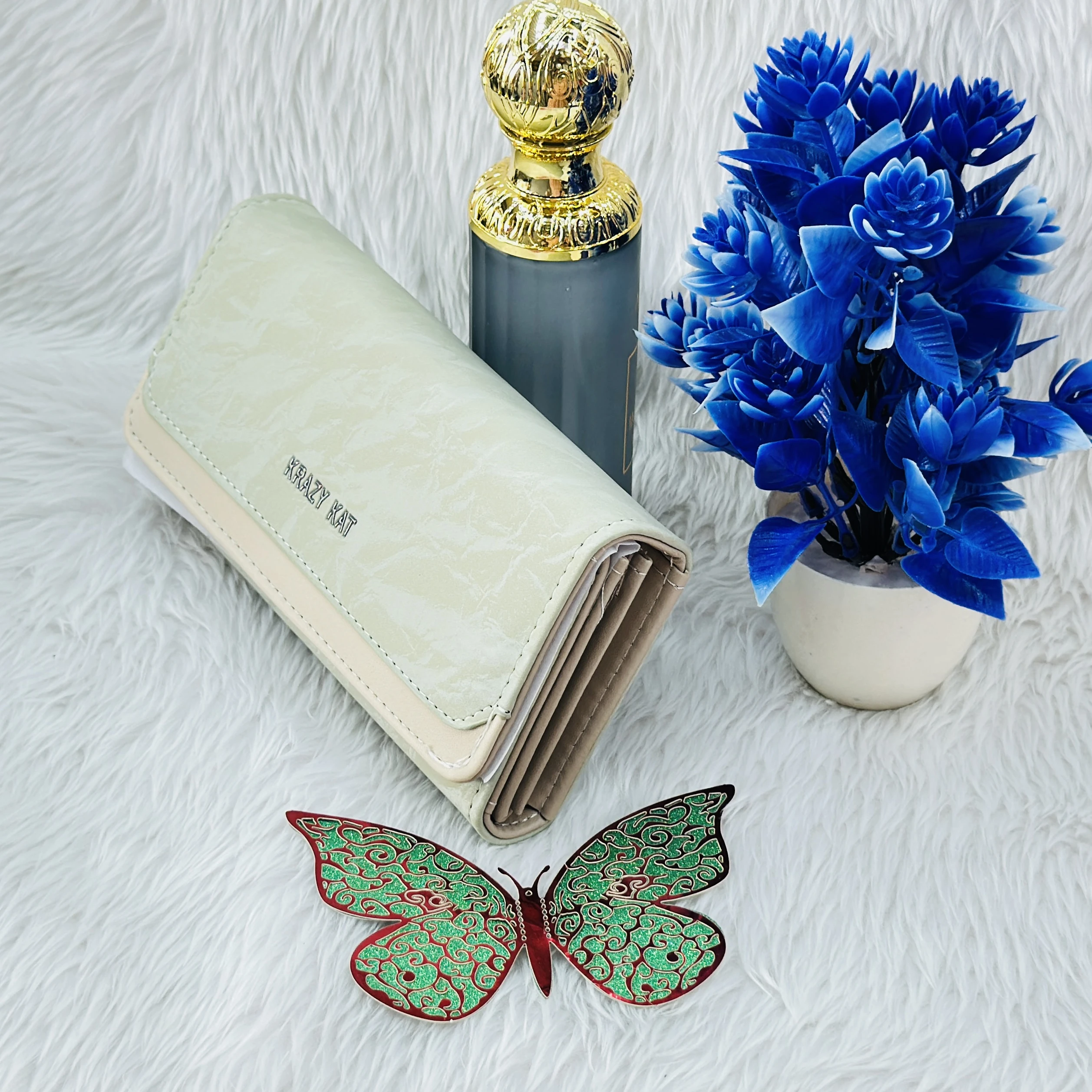 Krazy Kat brand textured women's wallet