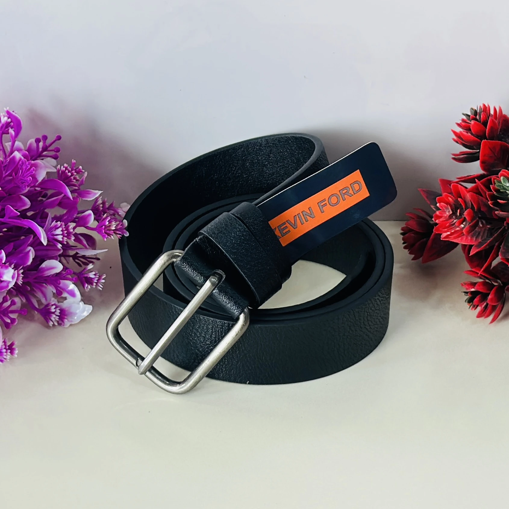 Men’s black leather belt