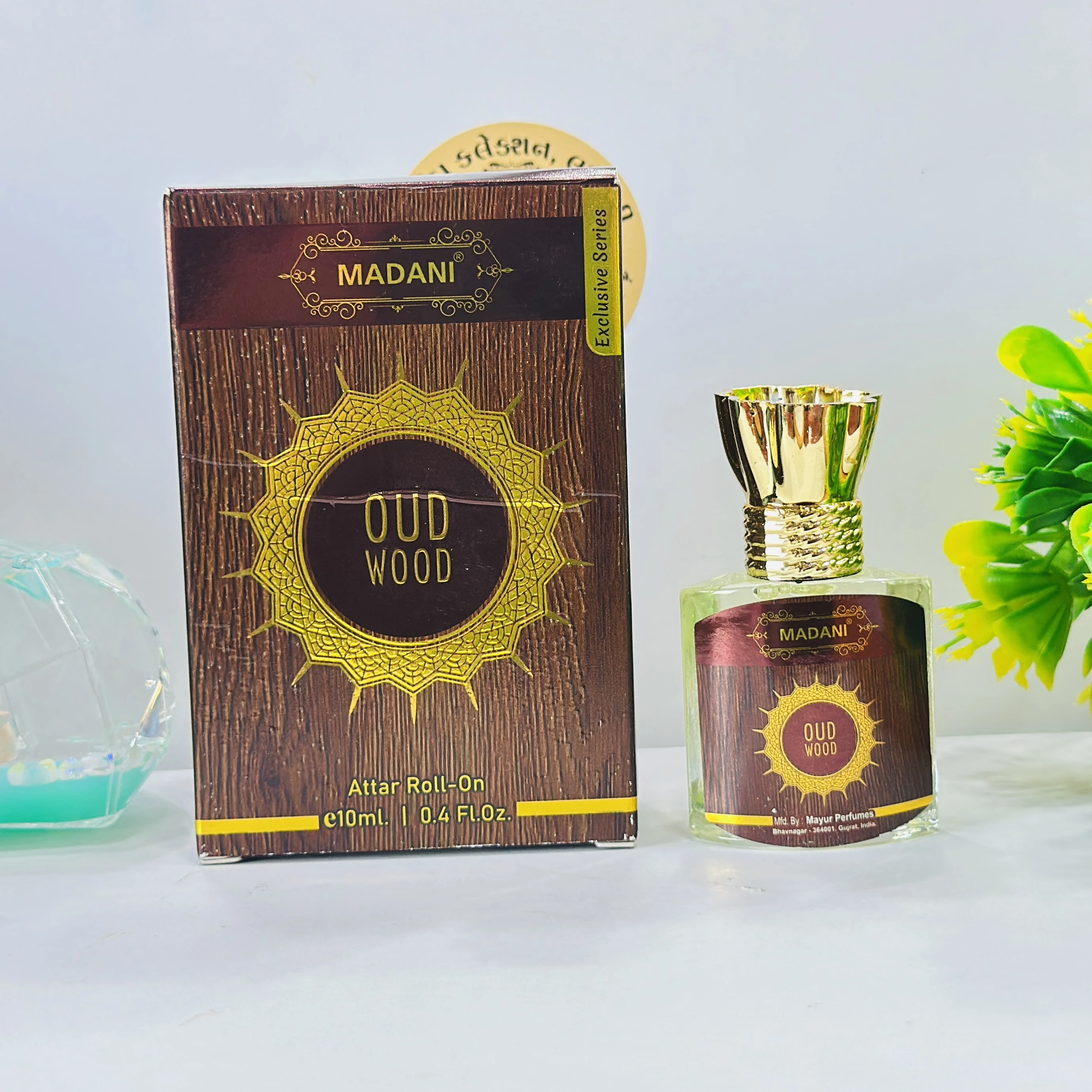 Madani Oud Wood Attar Roll-On is a 10ml unisex concentrated perfume