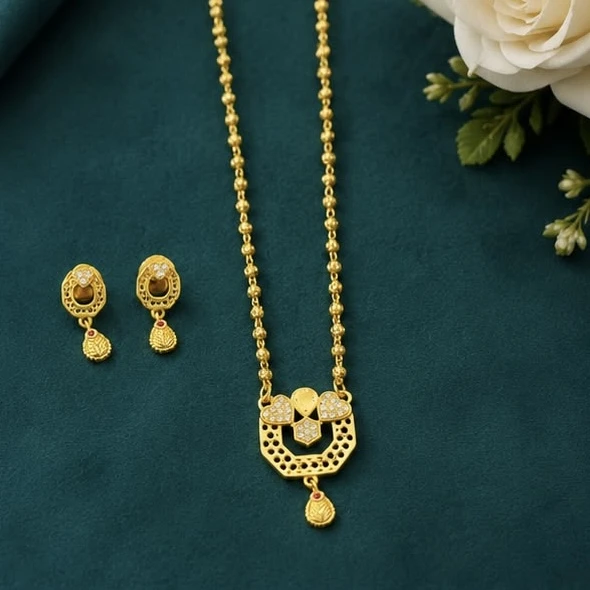 Gold necklace set