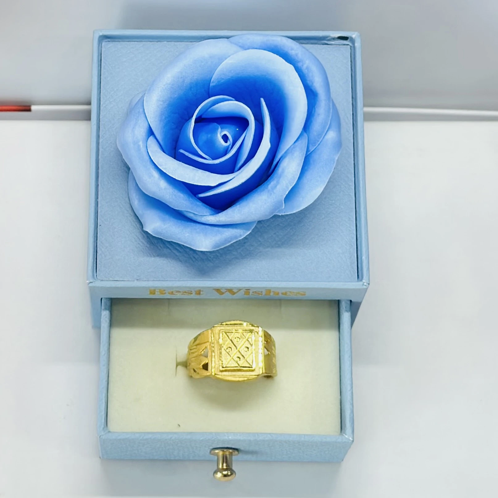 Gold -toned men's signet ring