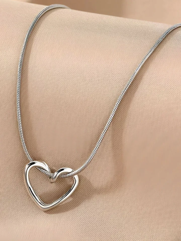minimalist silver-toned necklace