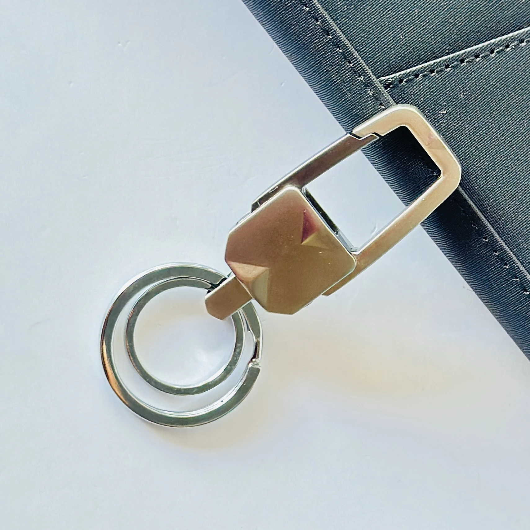 metallic quick-release car key chain