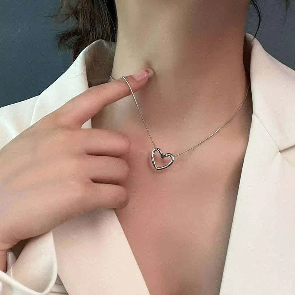 minimalist silver-toned necklace