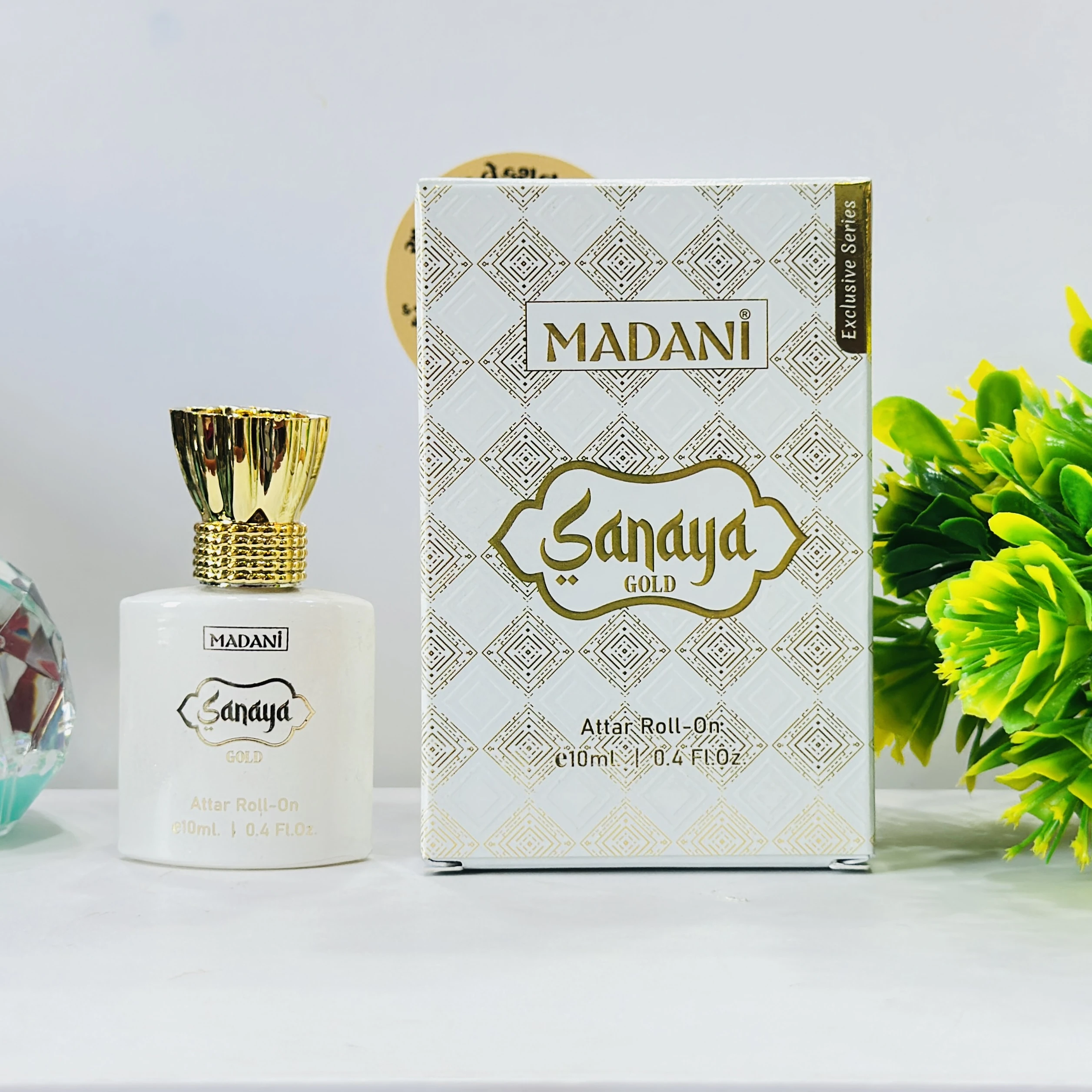 Madani Sanaya Gold Attar Roll-On, a 10ml